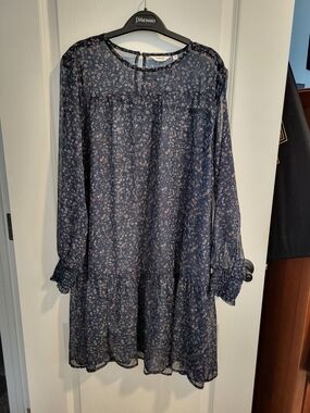Women's Navy Floral Long-Sleeve Ruffle-Hem Dress